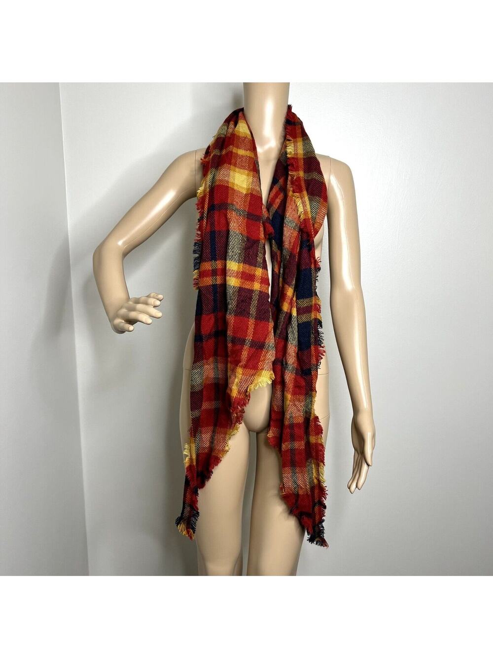 Plaid Patterned Triangle Scarf